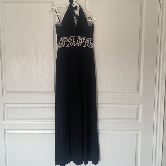 Tie-Neck Open-Back Maxi Dress - Picture 7 of 14